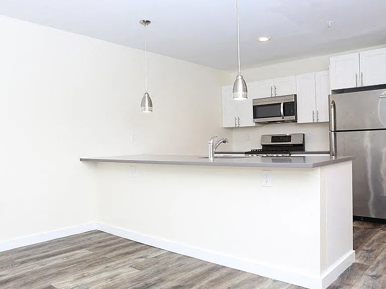 111 Glenwood Avenue — Photo 8