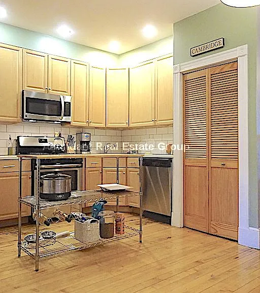 1228 Cambridge St #1 — Photo 9