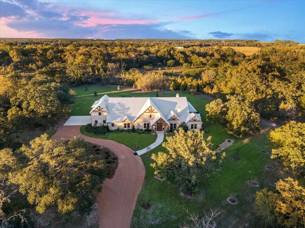 2130 Hartfield Rd, Round Top, TX 78954