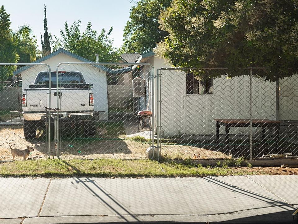 2nd image of 1919 Gage St