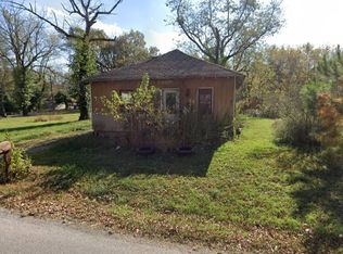 204 W 15th St, Christopher, IL 62822