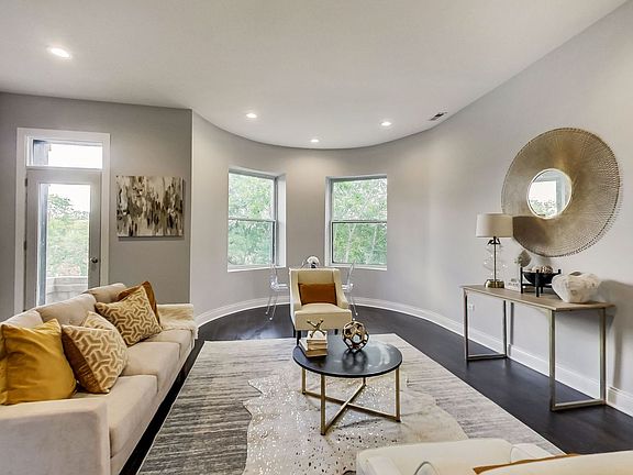 3rd image of 4516 S King Dr APT 2