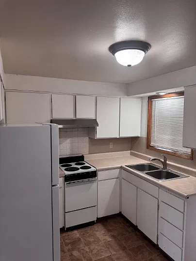883 Southeast 11th Avenue - 9 — Photo 2