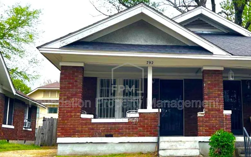 1 bed, 1.0 bath, 799 sqft, $695 — Photo 1