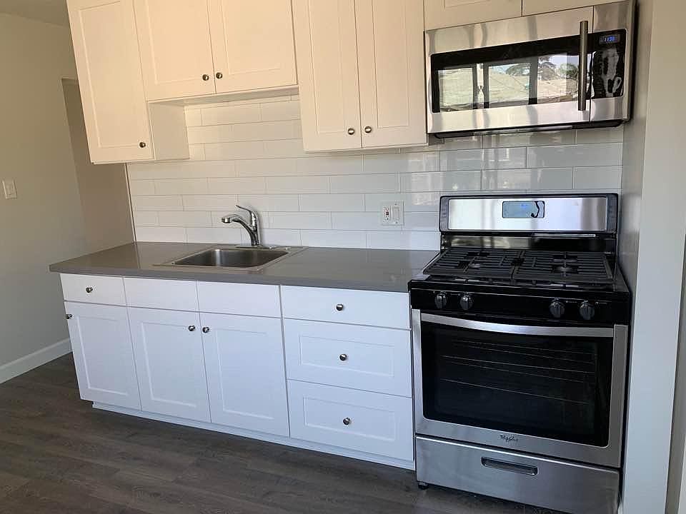2nd image of 3717 S Raymond Ave