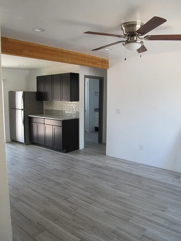 3 bed, 2.0 bath, 1052 sqft, $1,750 — Photo 3
