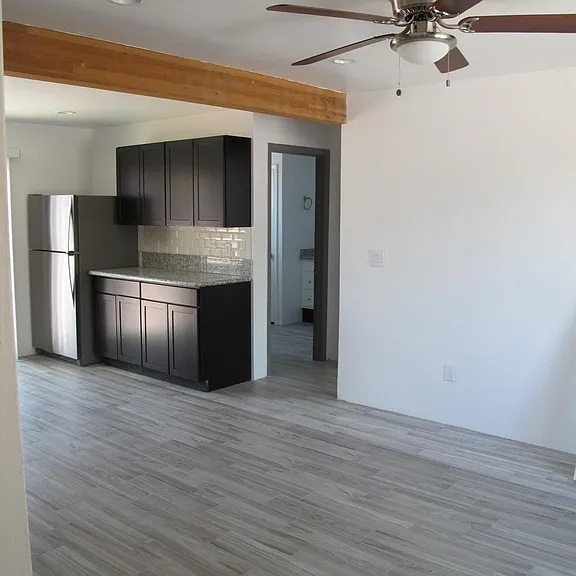 1122 E Water St — Photo 3