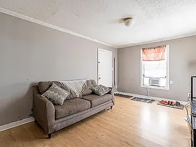 3 bed, 1000 sqft, $1,200 — Photo 4