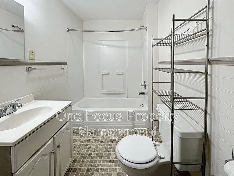 1154 Park Ave — Photo 9