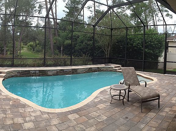 4th image of 332 Palmas Cir