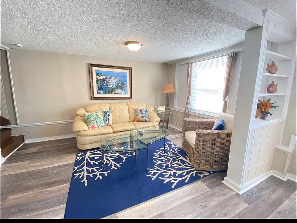 1st image of 624 W Ocean View Ave APT A