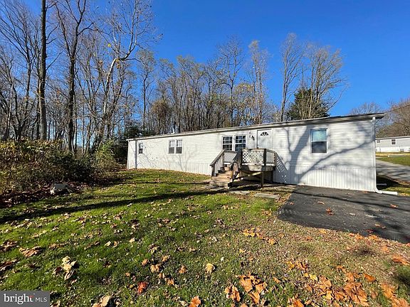 3rd image of 29 Maplewood Dr