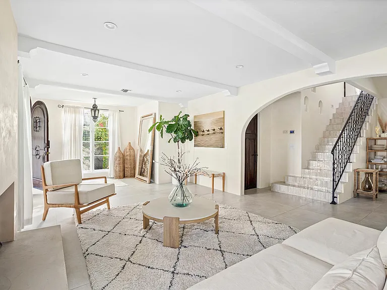 4267 Murietta Ave — Photo 2