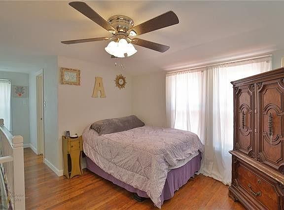 3rd image of 1181 1/2 Sayles Blvd