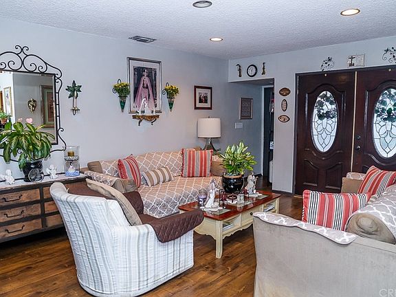 4th image of 7226 Farmdale Ave
