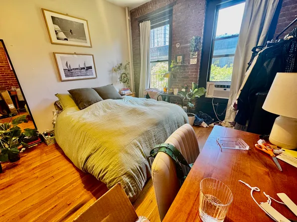 325 East 90th Street image 1 of 22