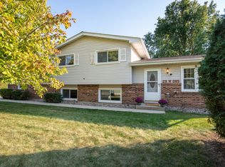 29W085 Wagner Rd, Naperville, IL 60564