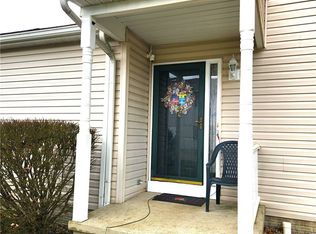 106 Meander Ln, Elyria, OH 44035