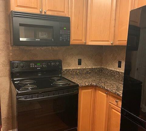 3rd image of 1232 Lawrence Avenue