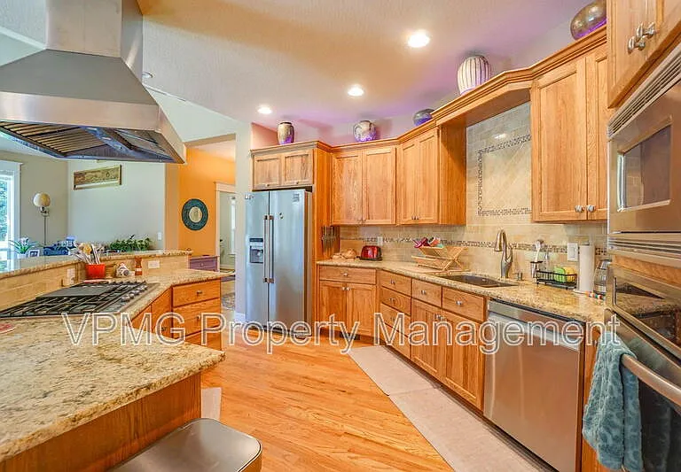 23517 NE 68th St — Photo 26
