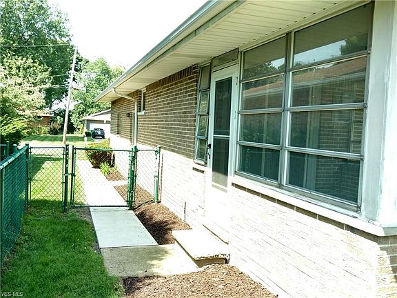 4th image of 5746 Darrow Dr