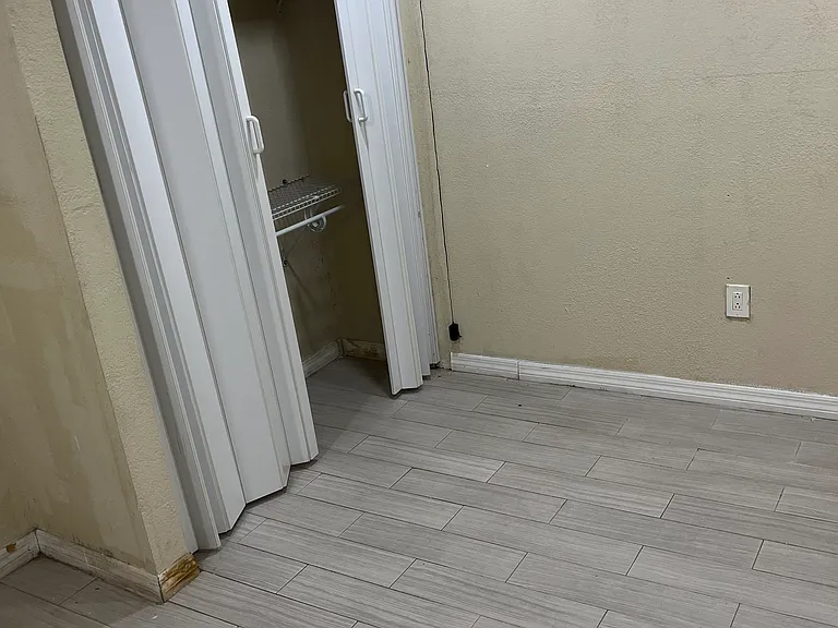 1409 W Burger St — Photo 4