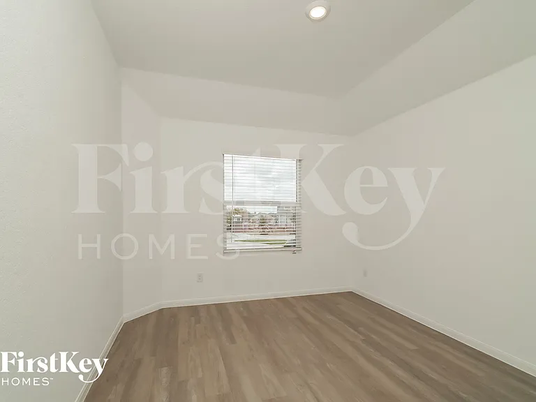 13003 Rosemary Cv — Photo 11