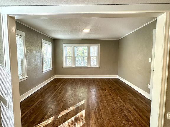 3rd image of 4207 Kenwood Ave #1S