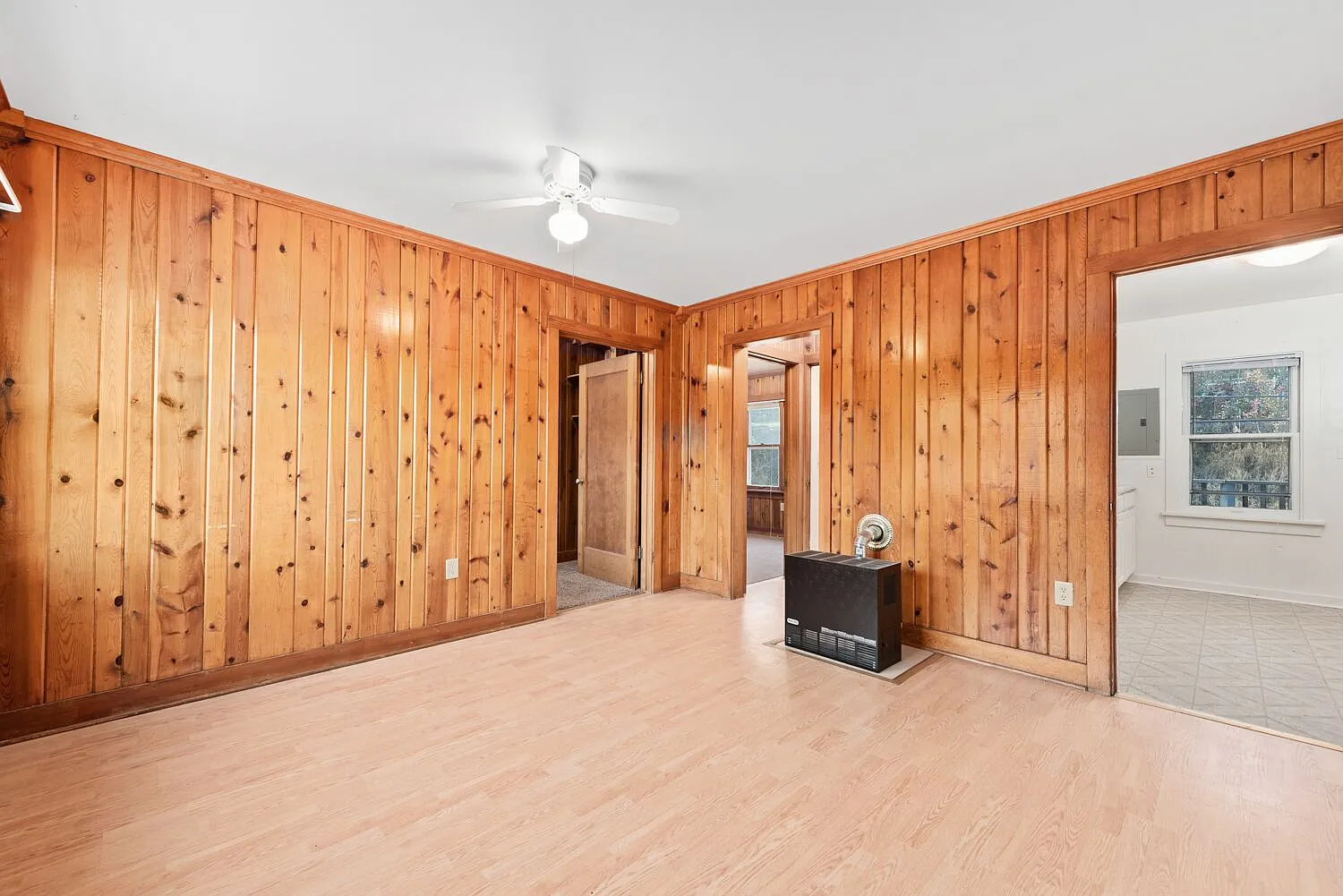 2 bed, 860 sqft, $1,250 — Photo 1