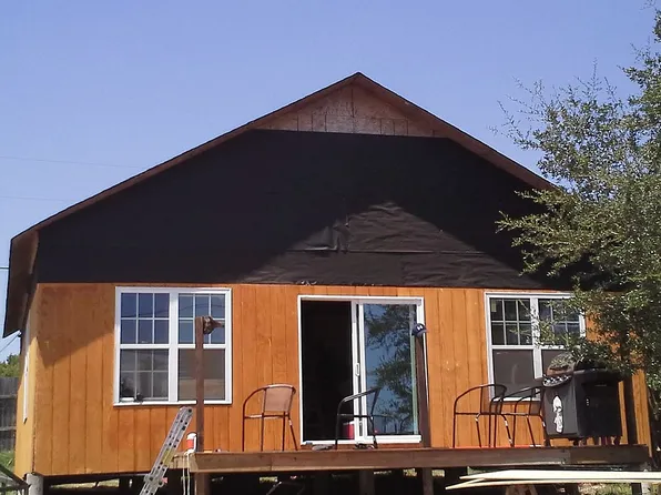 2413 Fuller Dr, Canyon Lake, TX 78133
