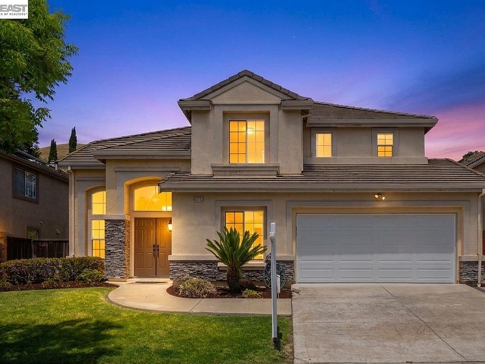 1st image of 41066 Canyon Heights Dr
