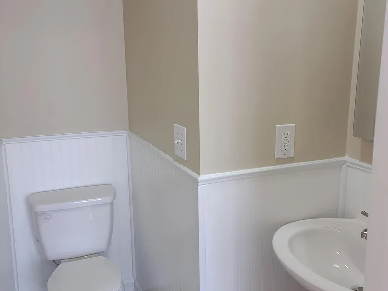 2911 Velden Dr — Photo 2