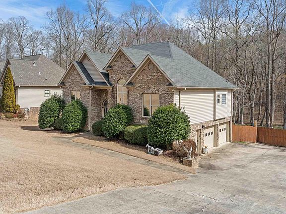 2nd image of 90 Brooke Cir