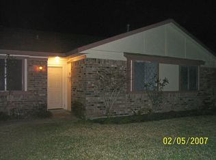 1909 Coupland Dr, La Porte, TX 77571