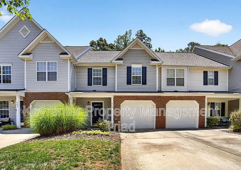 805 Creek Crossing Trl — Photo 22