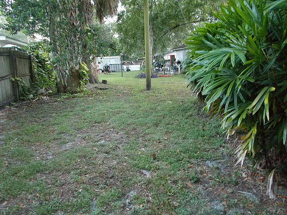 4th image of 1637 Selma Ave
