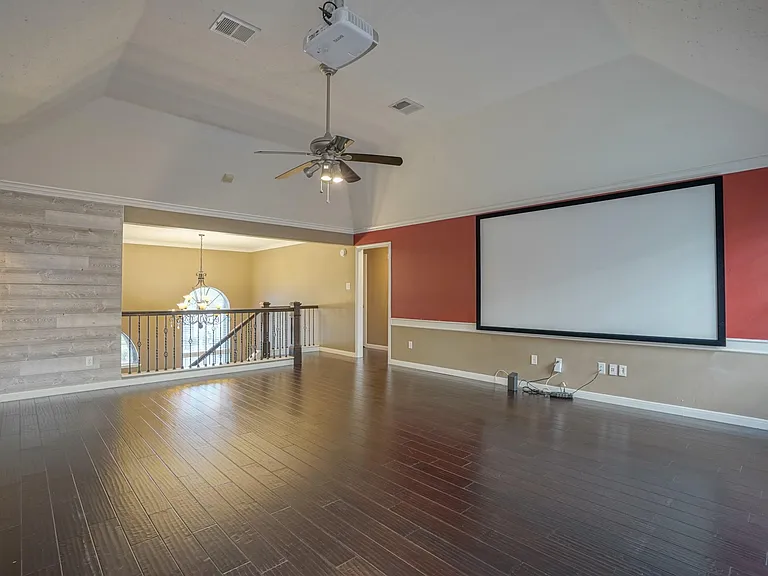 2108 Lakeway Dr — Photo 38