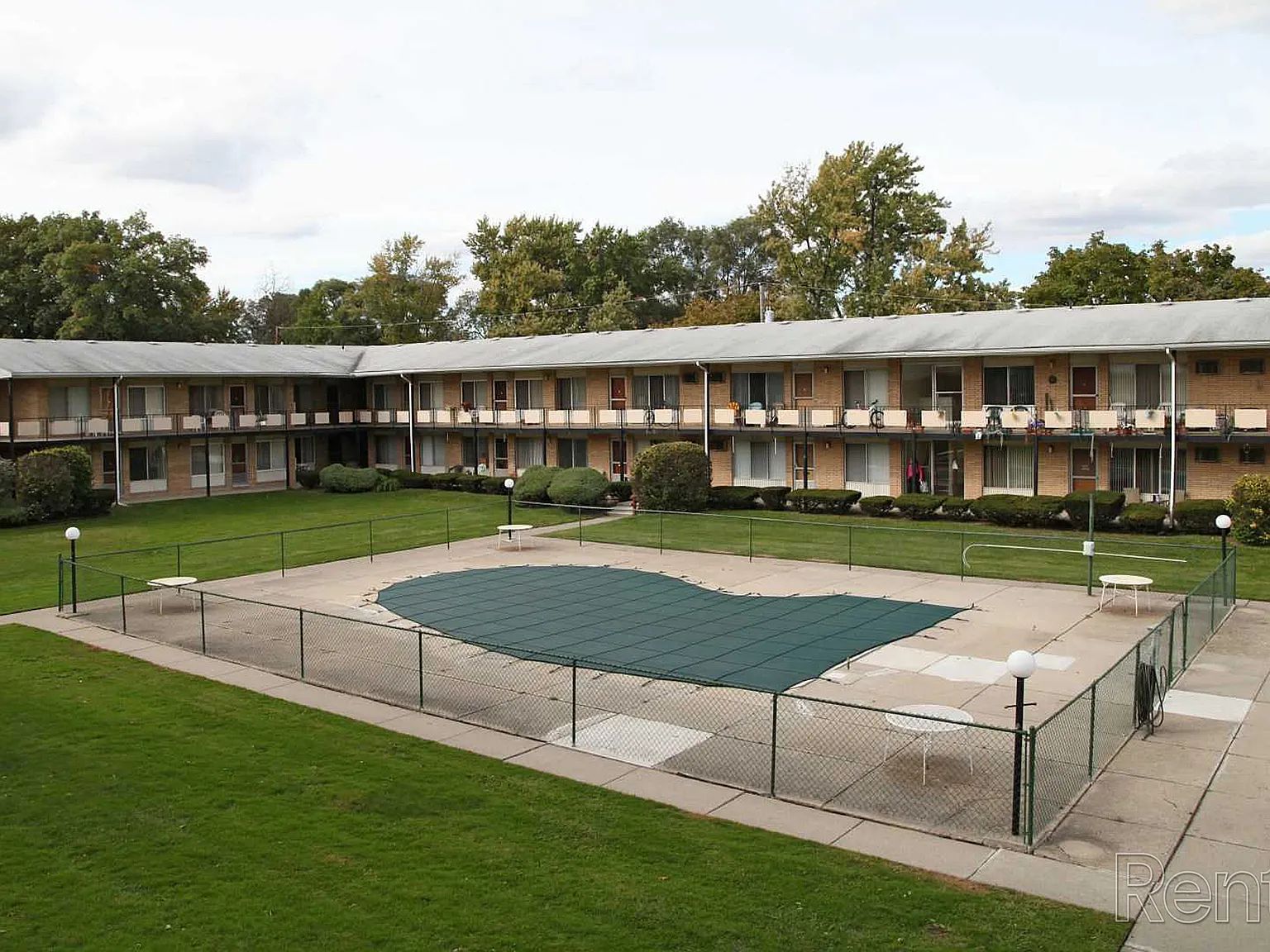 Rochester House Apartments — Photo 3