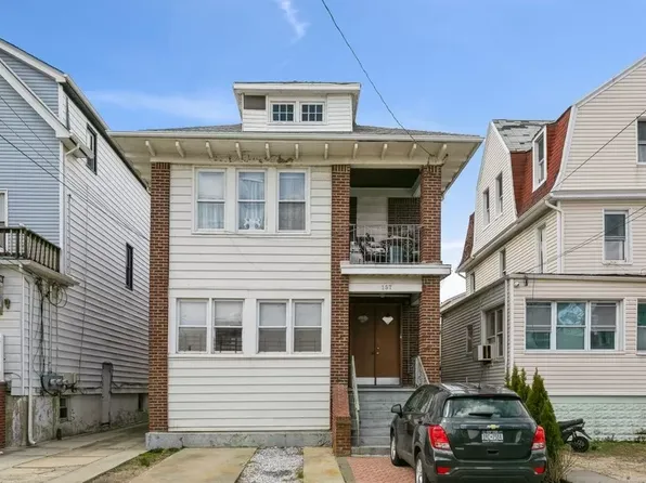 157 Beach 119 St, Far Rockaway, NY 11694