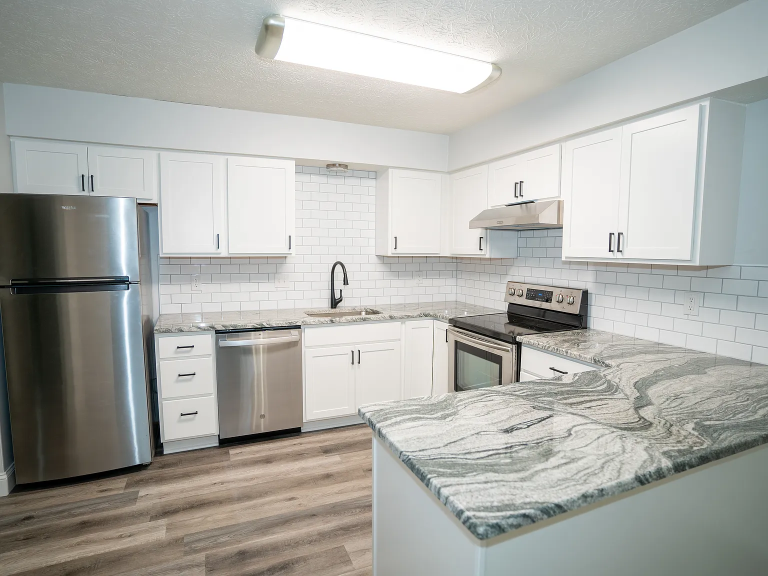 2 bed, 1196 sqft, $2,050 — Photo 3