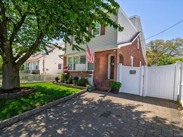 2015 Freeman Avenue, East Meadow, NY 11554