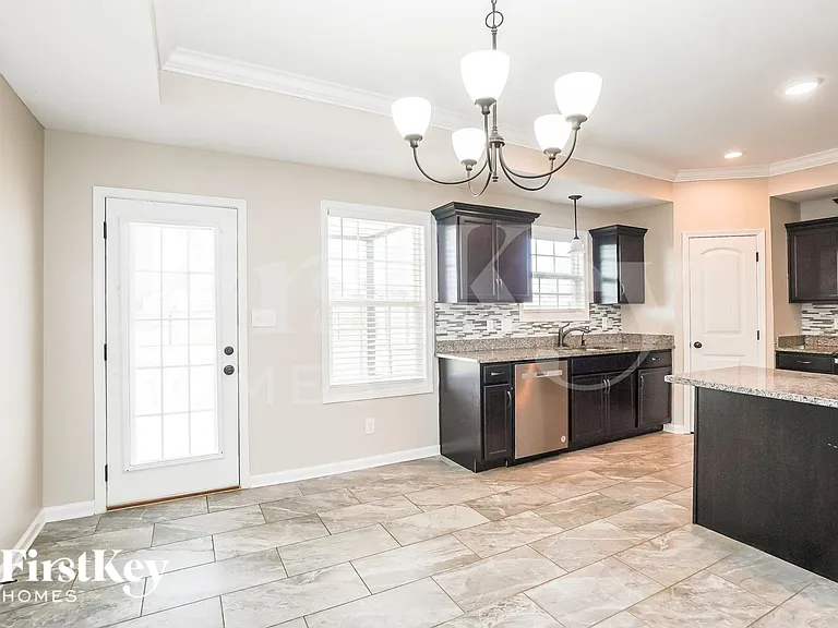 1544 Kestrel Dr — Photo 6