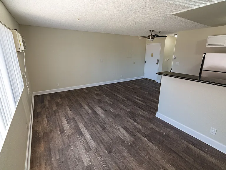 700 S. Berendo Ave — Photo 25