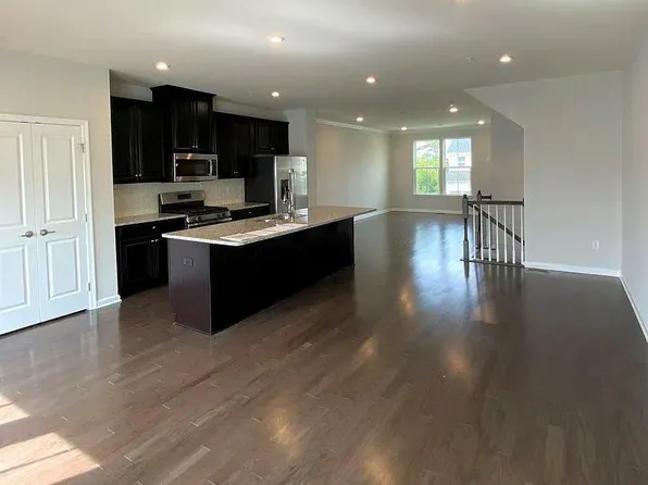 745 Quarry Point Rd, Malvern, PA 19355