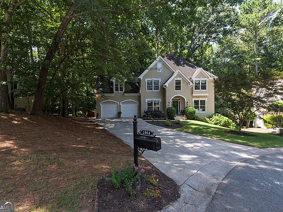 2nd image of 1914 Lilac Ridge Dr