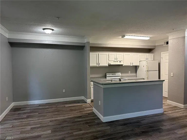 11561 Villa Grand #717 — Photo 3