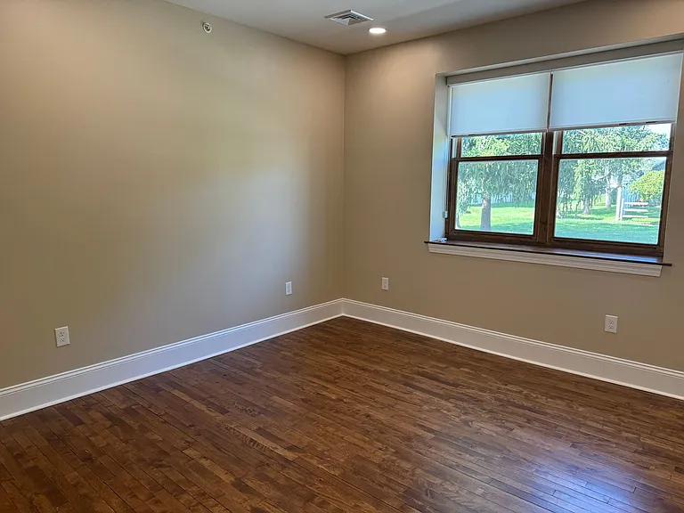 330 Linden Ave — Photo 31