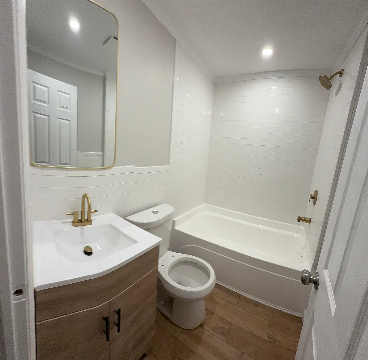 Building Photo - 1695 Foster Ave #1