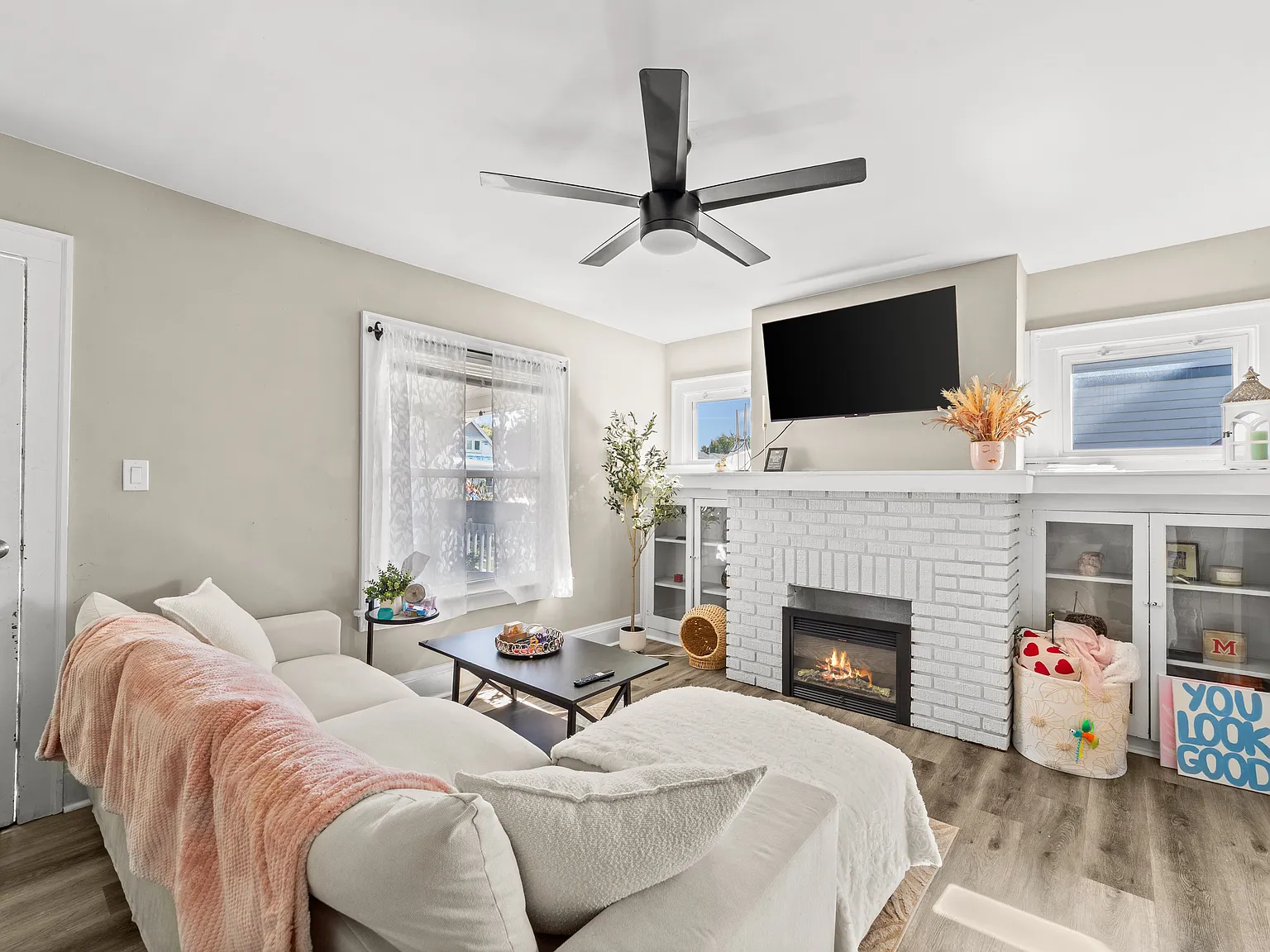2 bed, 1195 sqft, $1,650 — Photo 1