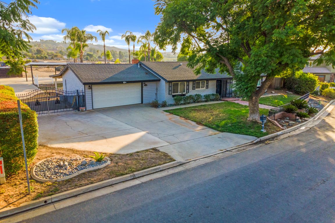 next background image